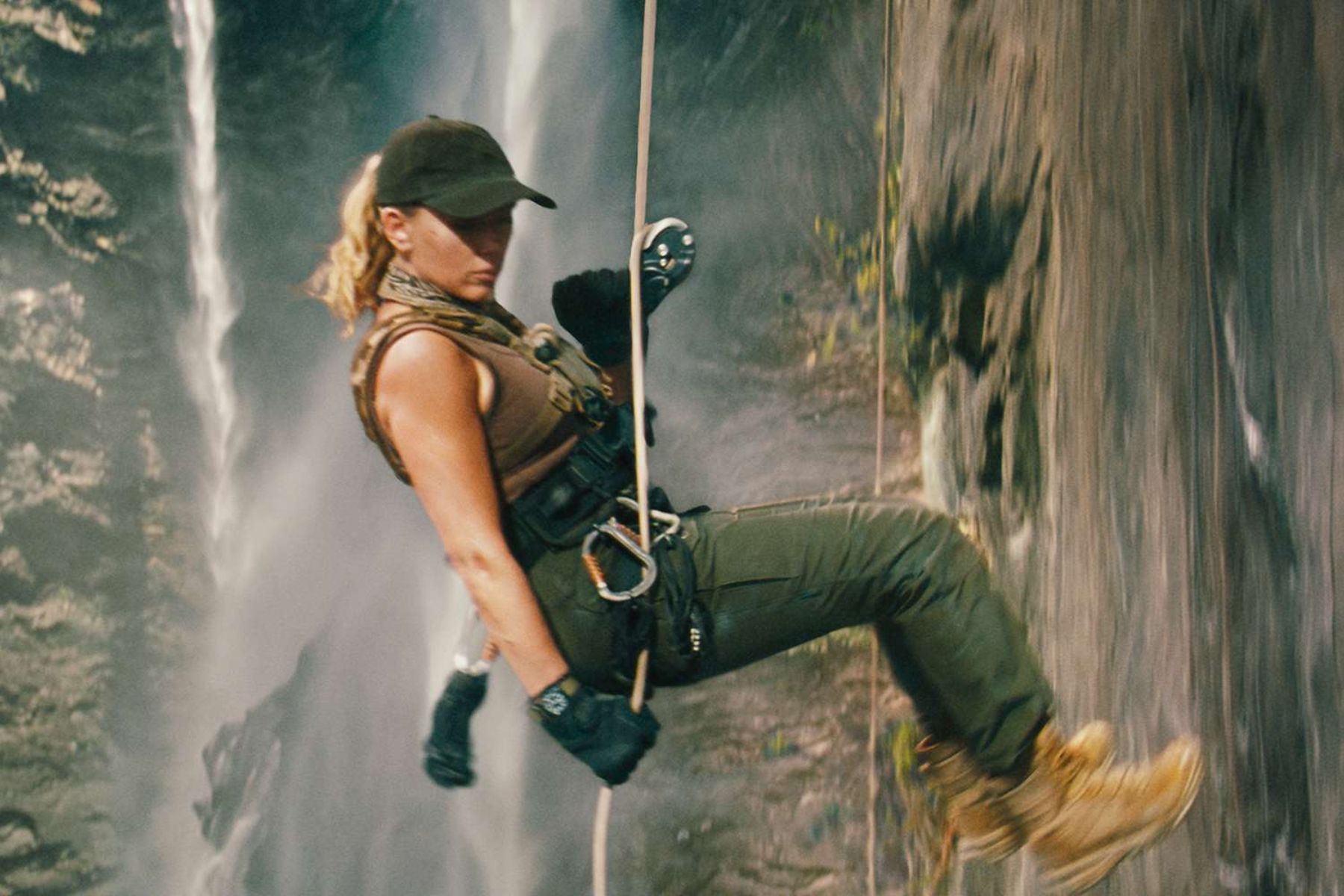 Scarlett Johansson lidera la taquilla con “Jurassic World Rebirth”