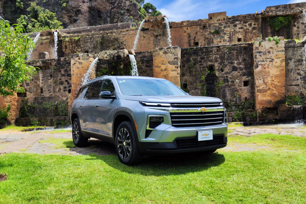 Comparativa SUV´s de tres filas: Chevrolet Traverse, Hyundai Santa Fe, Kia Telluride, Mazda CX-90 y Nissan Pathfinderv