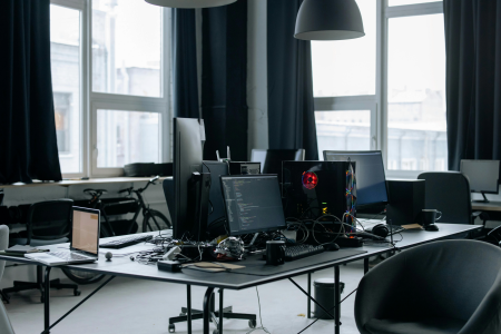 3 monitores con excelente calidad de sonido para mejorar tus jornadas de homeoffice
