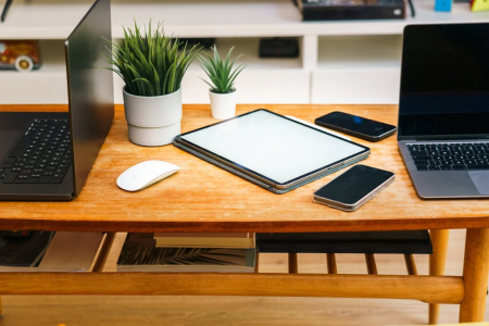 3 escritorios accesibles para un home office funcional y con estilo
